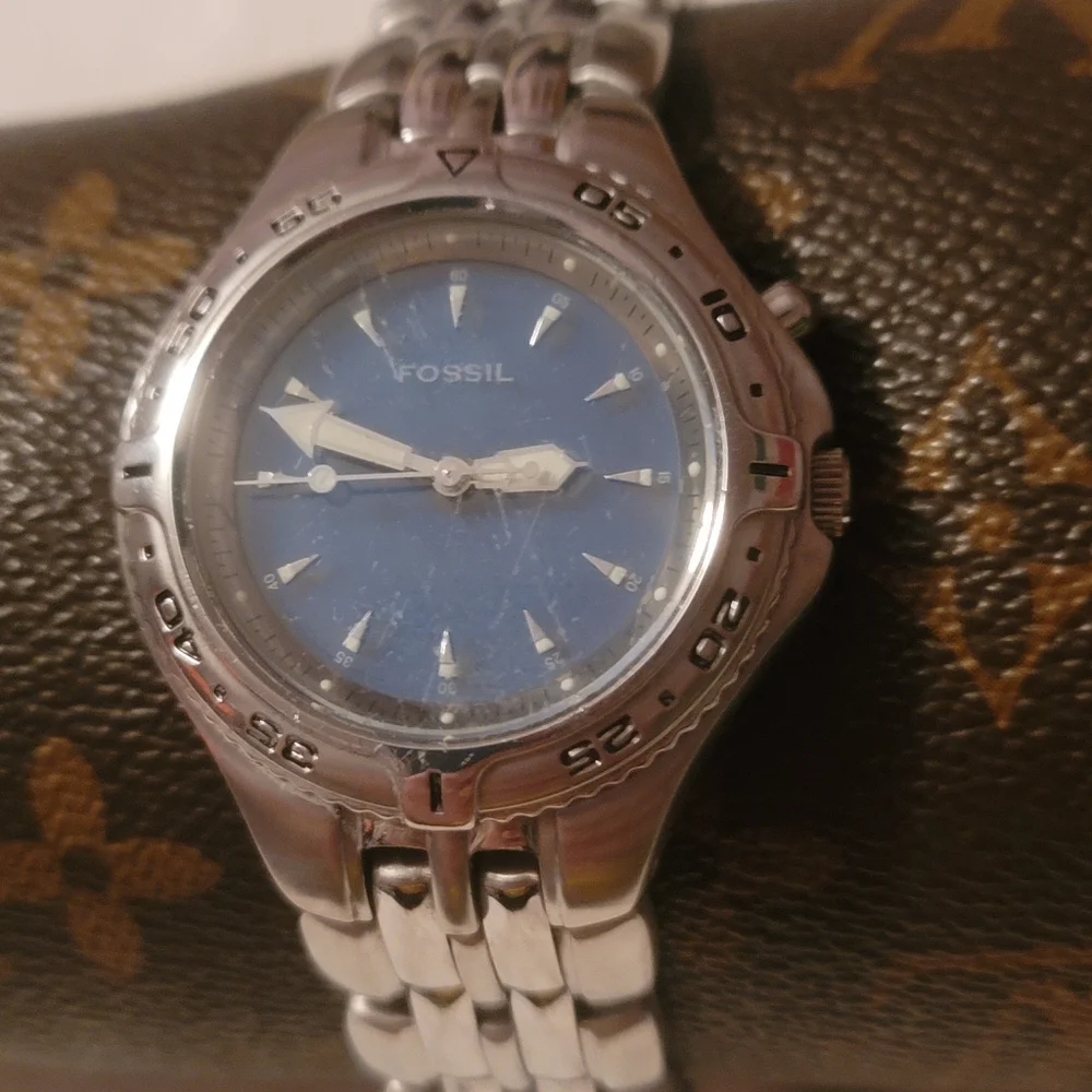 Men’s Fossil Watch AM-3612 Blue 330' Water Resistant Silver Blue Face